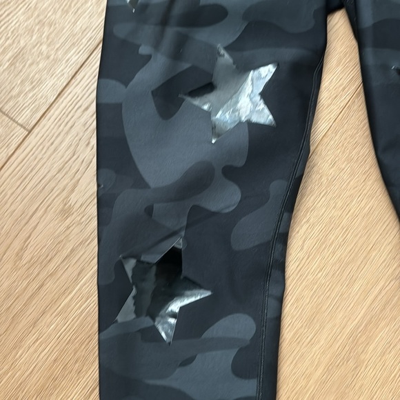 Women’s cropped knockout legging in size xs - Picture 2 of 6